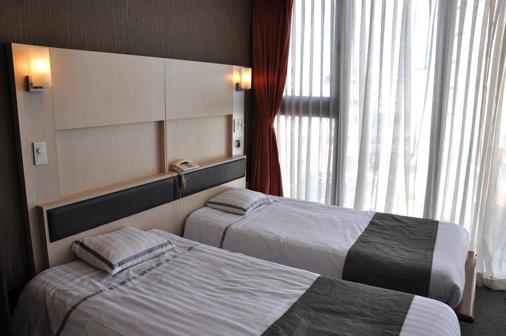 Hotel West Νουμάζου Δωμάτιο φωτογραφία